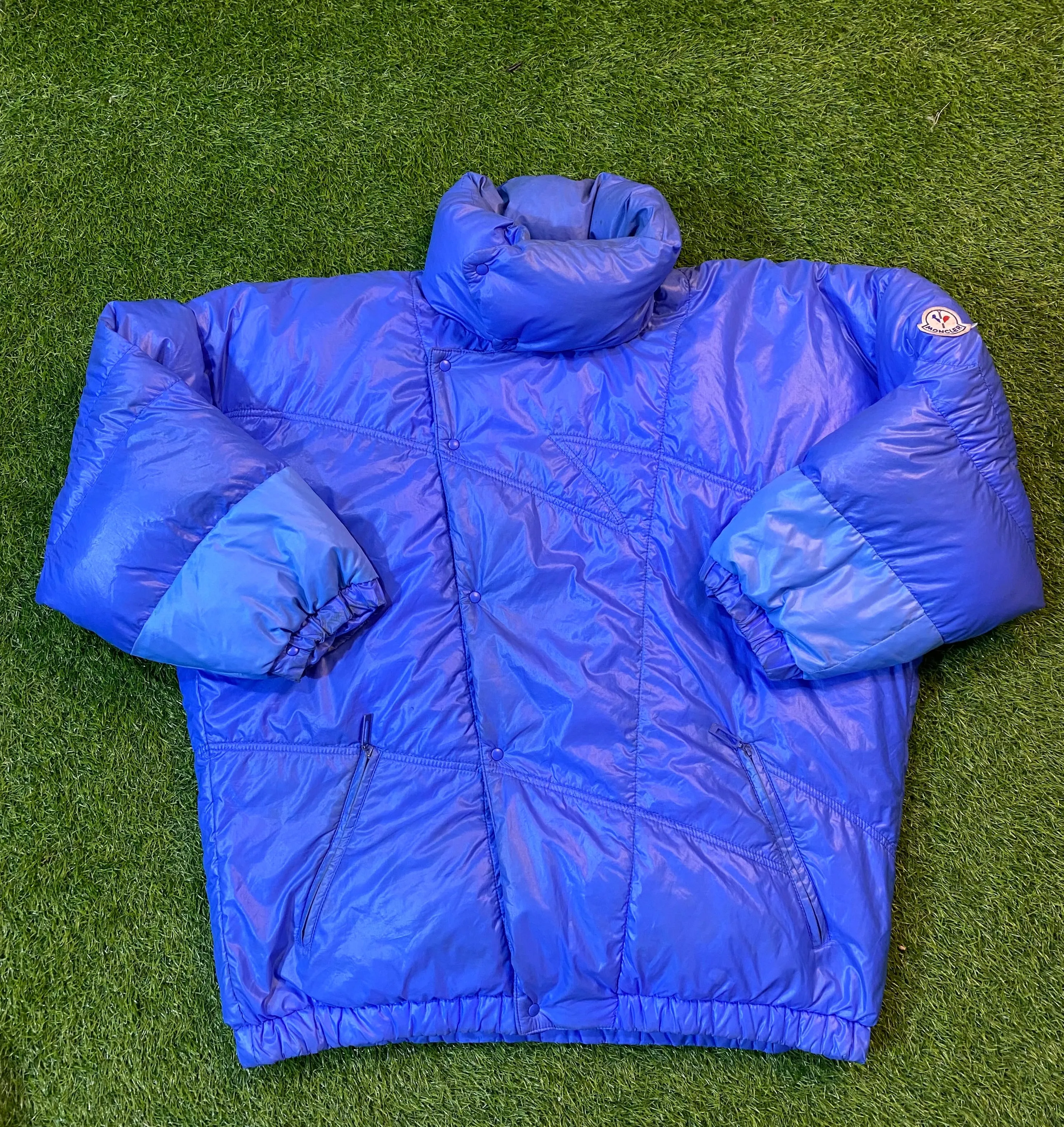 Moncler puffers jackets 8 pcs